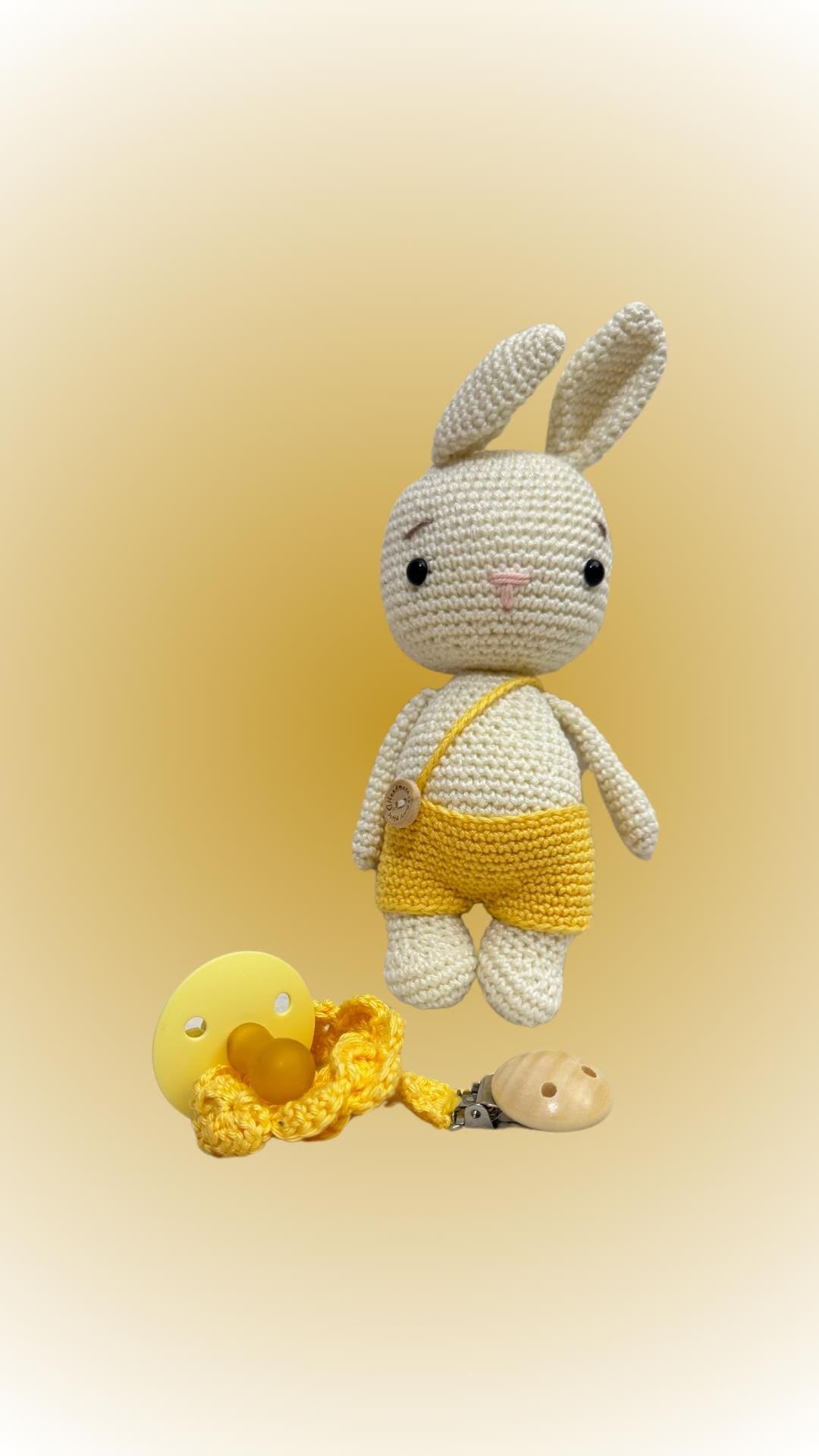 Coniglietto amigurumi dolci sogni e catenella porta ciuccio abbinata