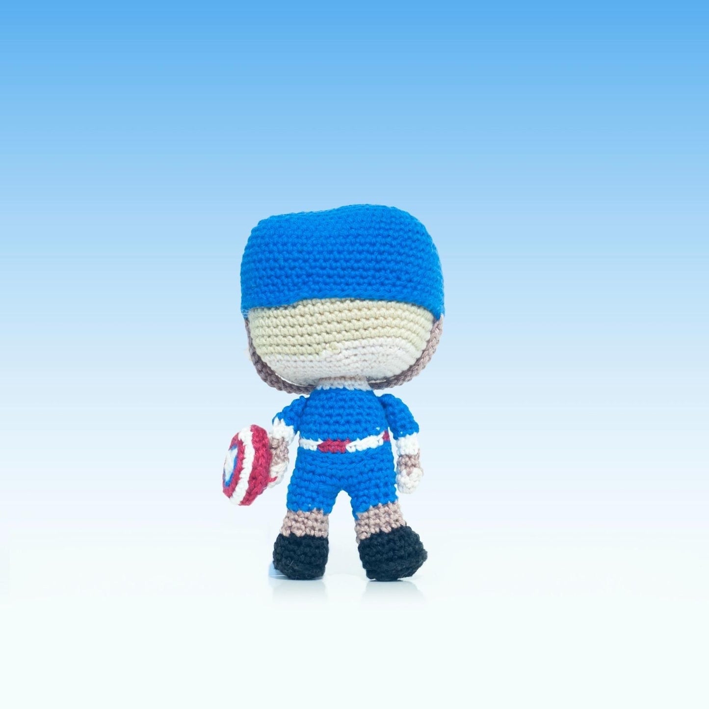 Captain America Amigurumi: L'Artigianato Italiano Incontra il Mondo dei Supereroi
